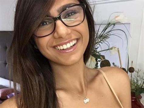 filme porno mia califa|Mia Khalifa: Video della Sexy Pornostar Libanese 